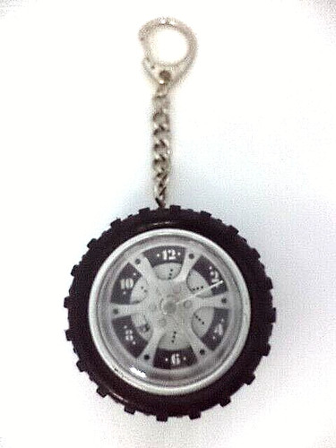 Porte clef horloge roue - porte-clef,